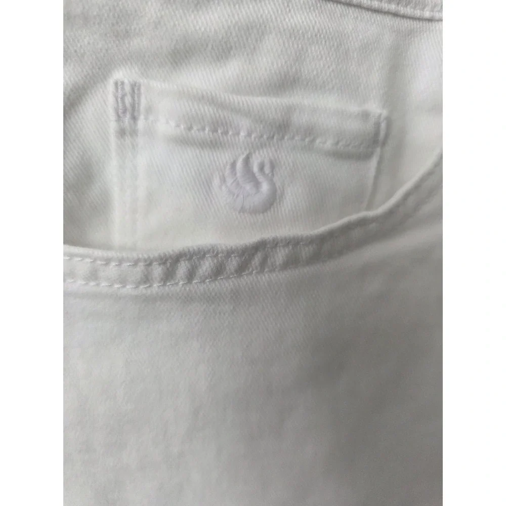 Gloria Vanderbilt product pair